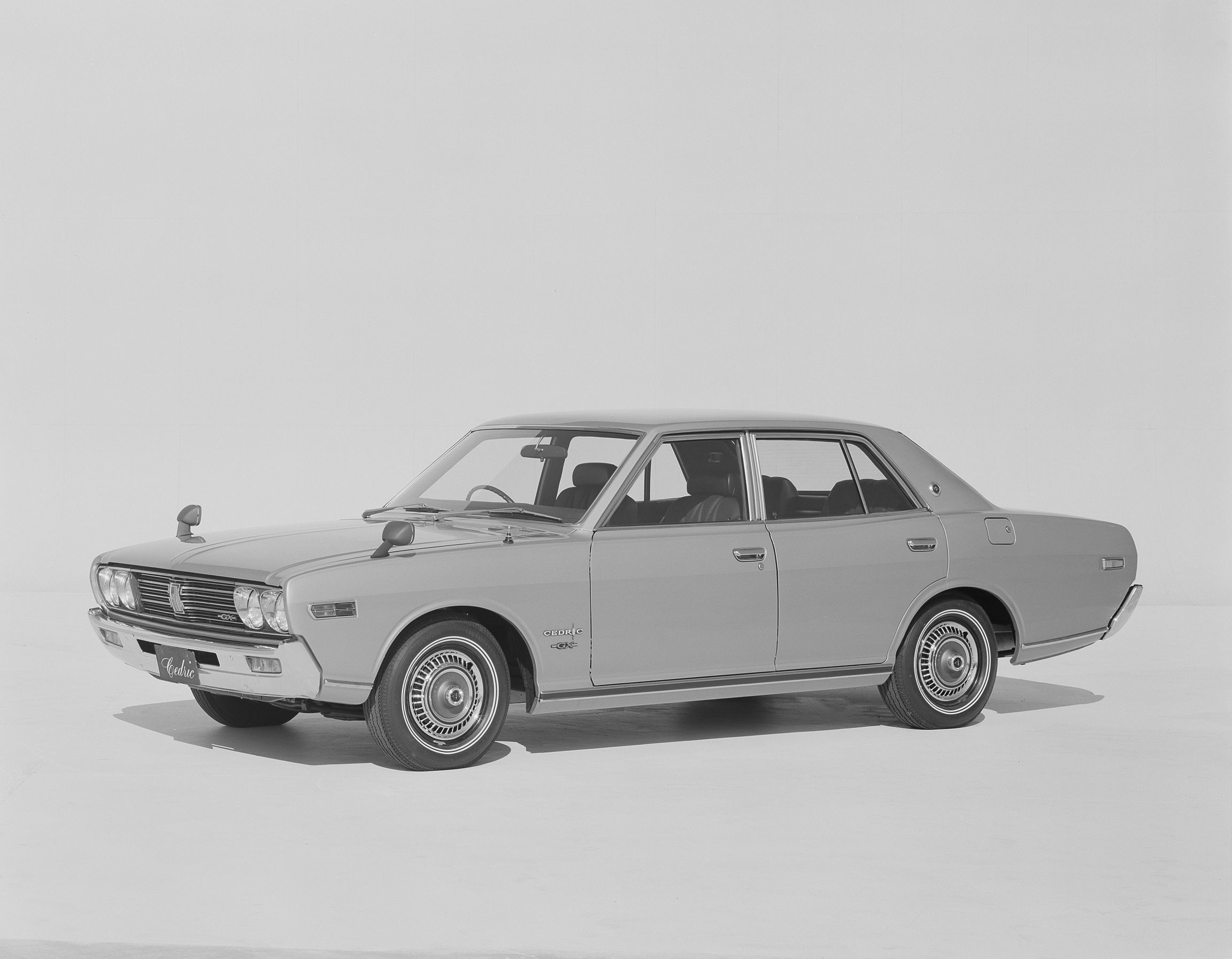 日產(chǎn)汽車公司向中國出口公爵(CEDRIC)轎車